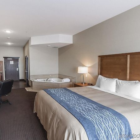 Comfort Inn & Suites Bonnyville Buitenkant foto