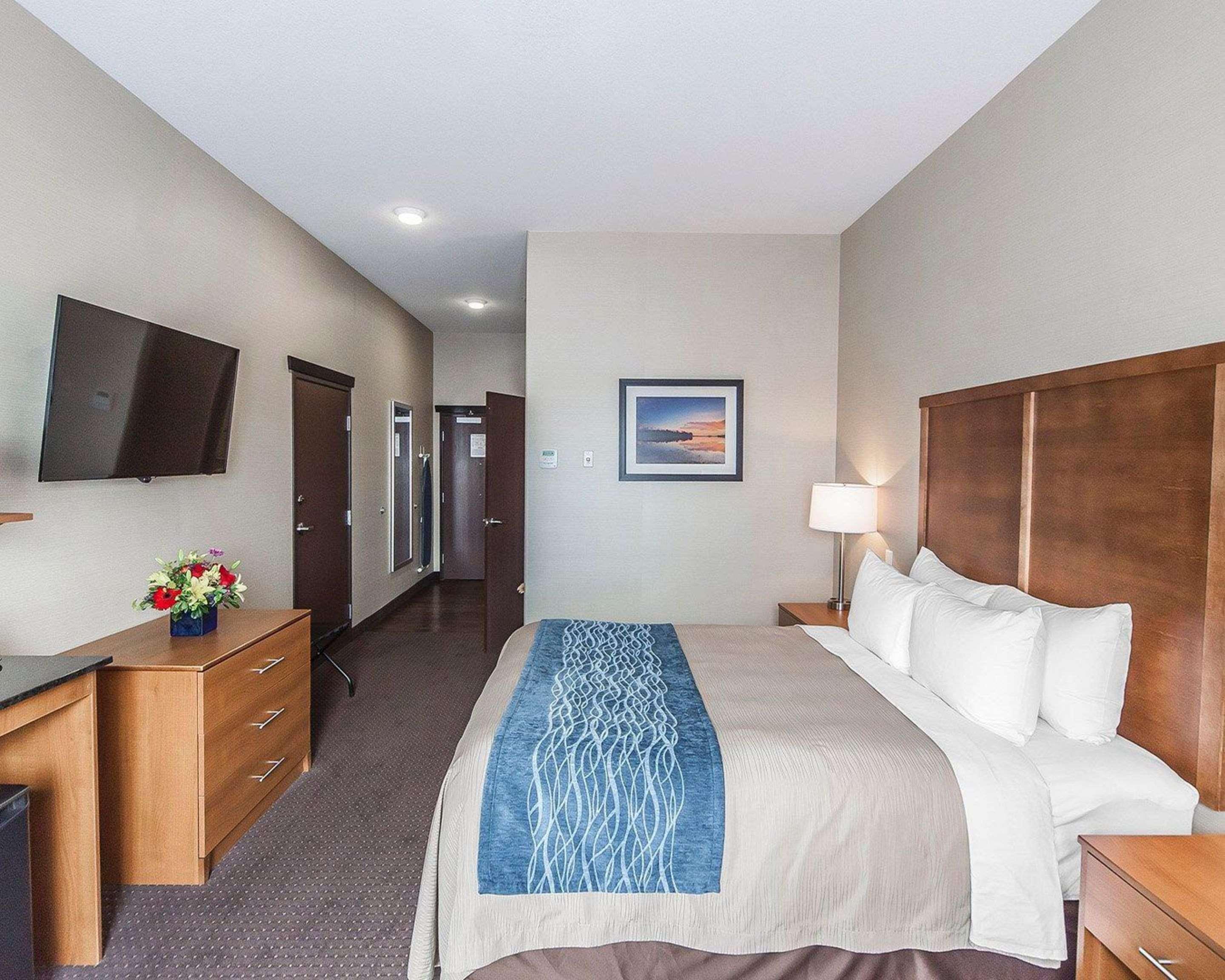 Comfort Inn & Suites Bonnyville Buitenkant foto