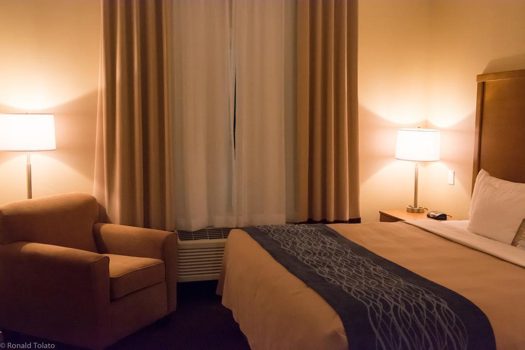 Comfort Inn & Suites Bonnyville Buitenkant foto