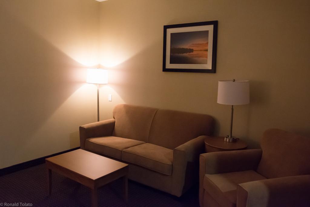 Comfort Inn & Suites Bonnyville Buitenkant foto