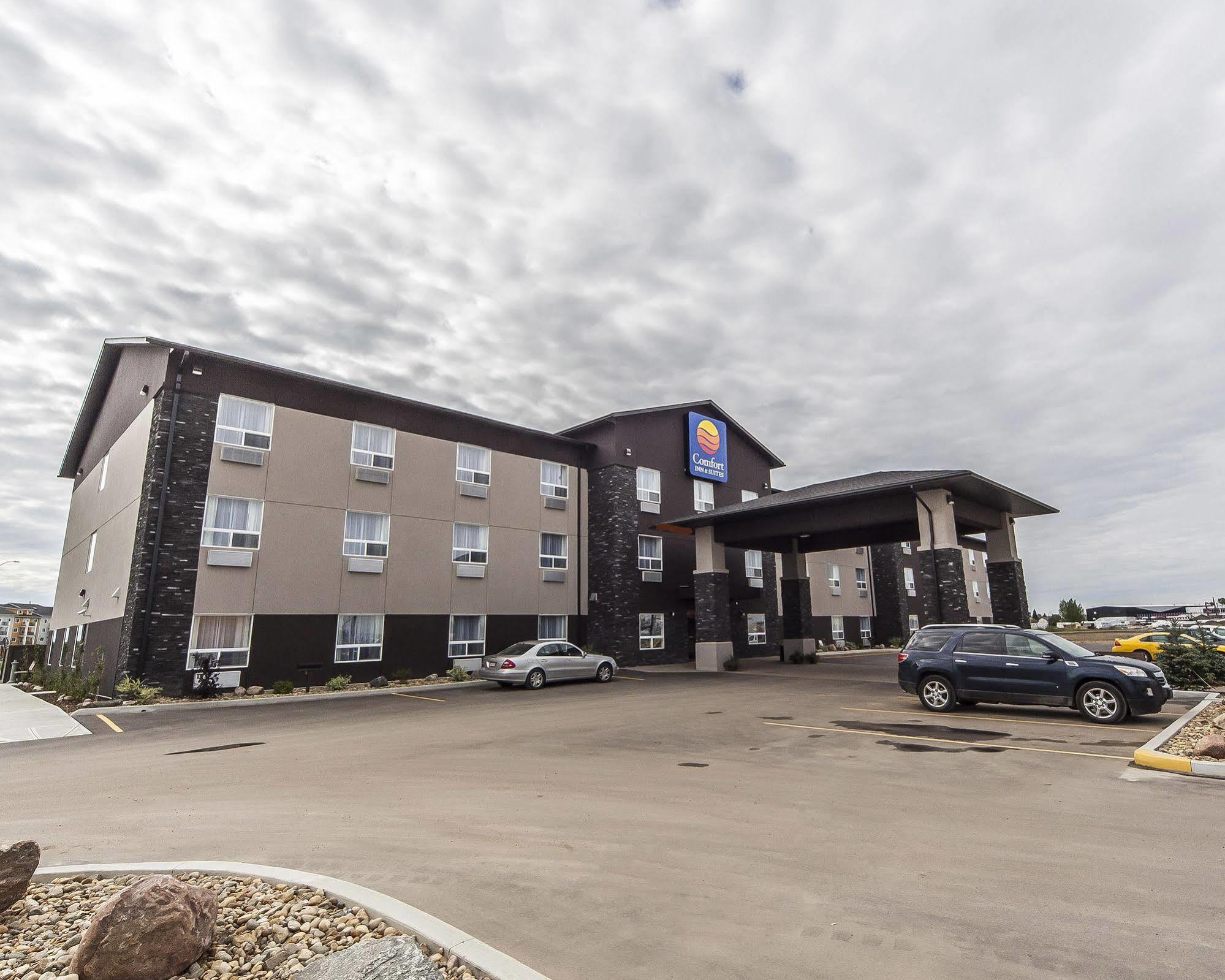 Comfort Inn & Suites Bonnyville Buitenkant foto